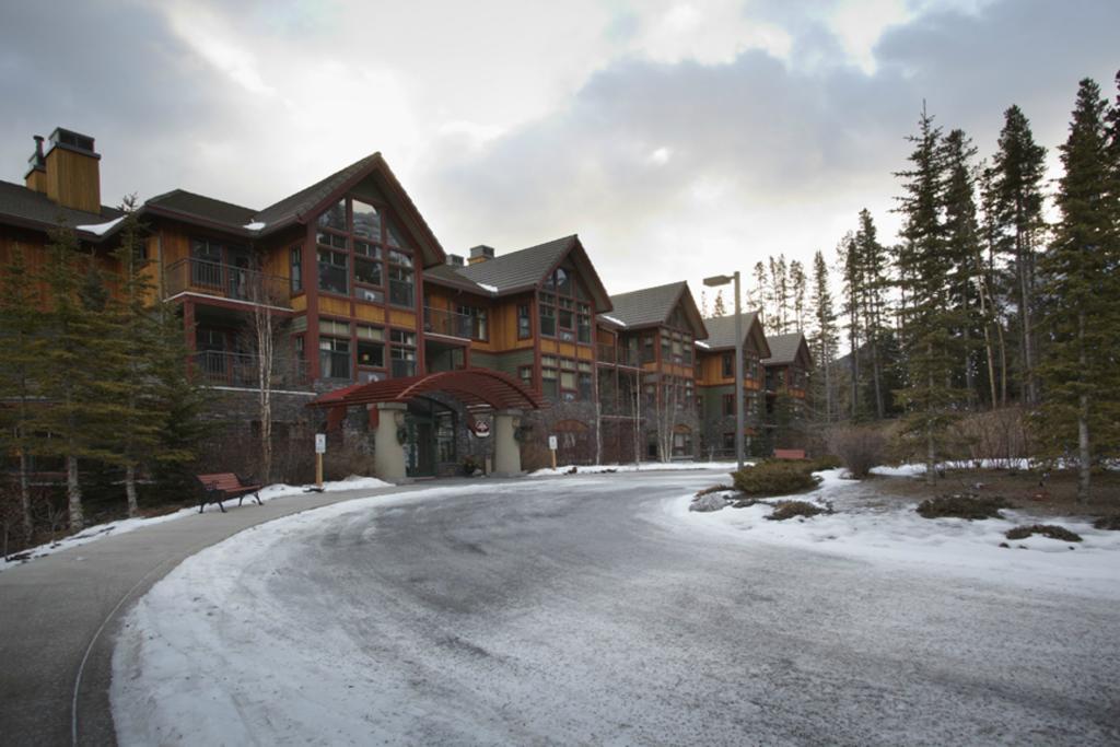 Platinum Suites Resort - Vacation Rentals Canmore Bagian luar foto