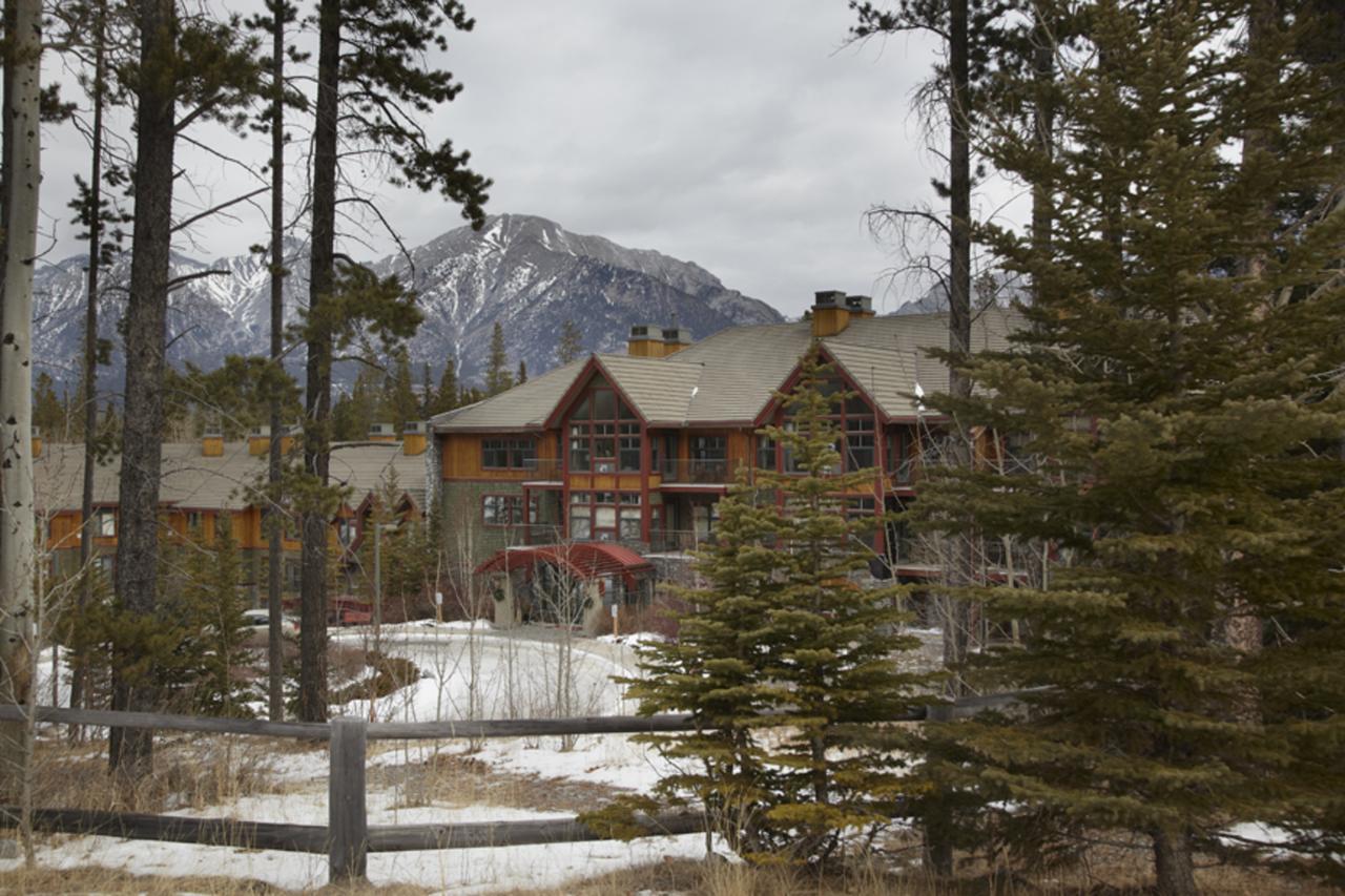 Platinum Suites Resort - Vacation Rentals Canmore Bagian luar foto