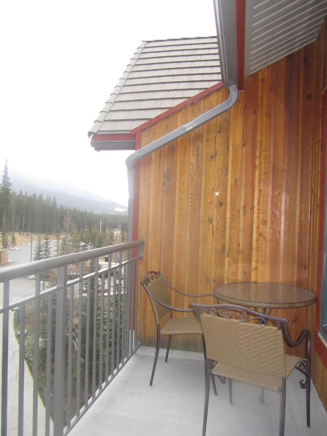 Platinum Suites Resort - Vacation Rentals Canmore Ruang foto